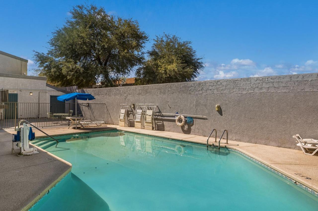 Knights Inn Tucson D.M.A.F Area エクステリア 写真