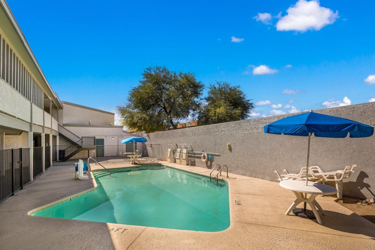Knights Inn Tucson D.M.A.F Area エクステリア 写真