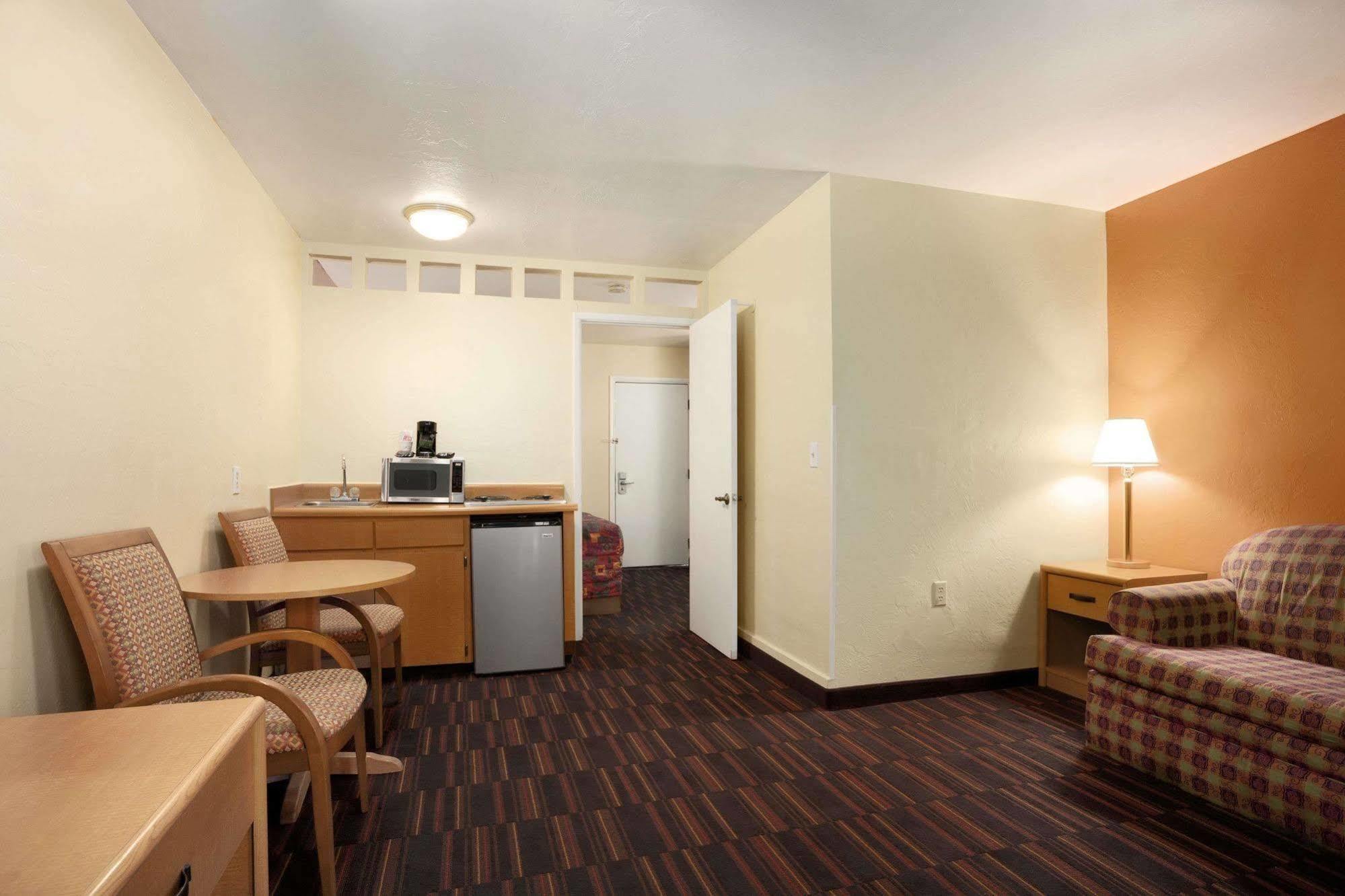 Knights Inn Tucson D.M.A.F Area エクステリア 写真